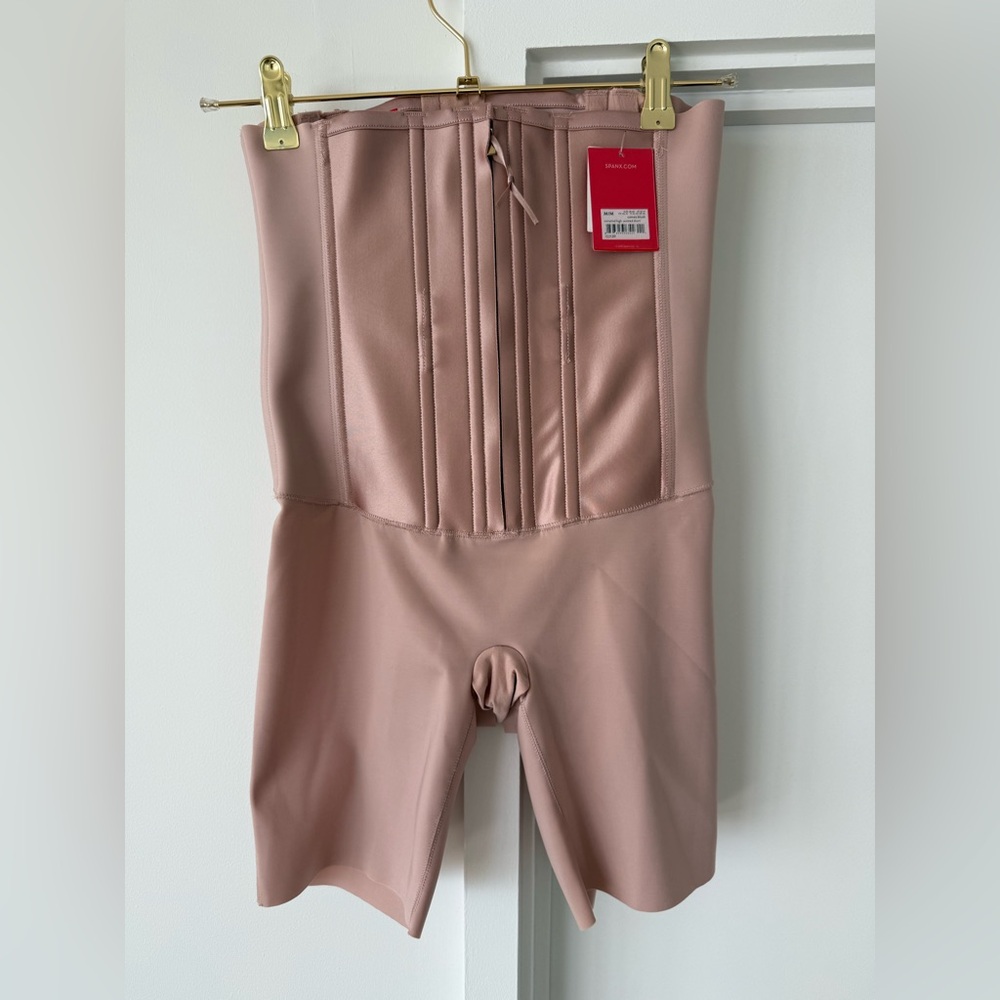 *NWT* SPANX Under Sculpture™ Waist Cincher Corseted High-Waisted Short (Blush)